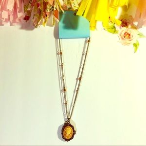 ❗️3/$5❗️Silhouette Locket Necklace